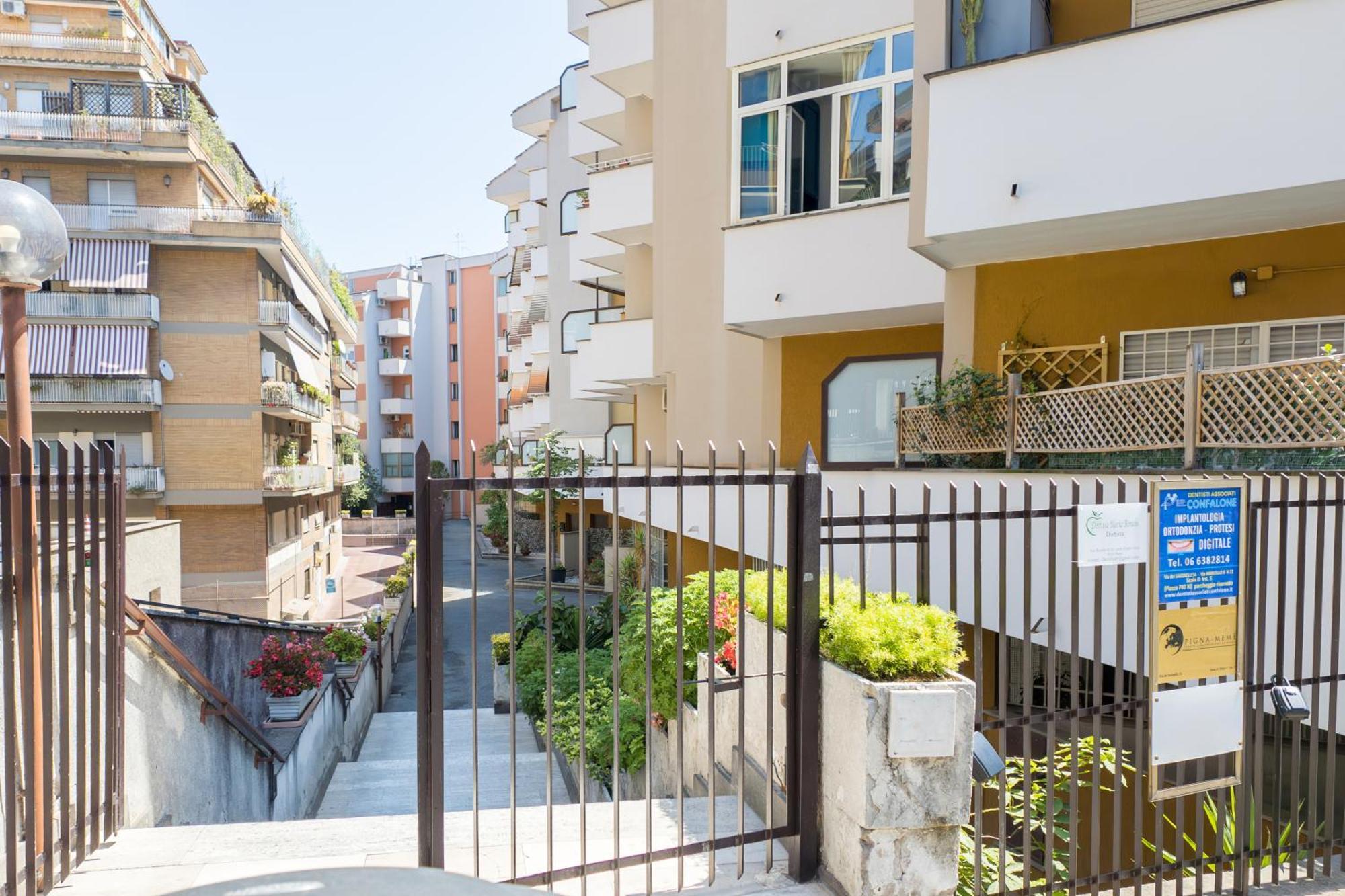 Modern Near St Peter S Apartment *